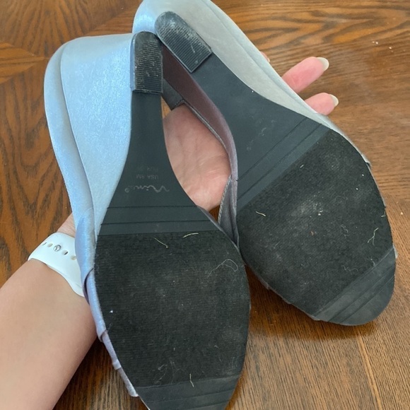 WOMEN’S Nina gray wedges size 8M rhinestones satin - Picture 7 of 11